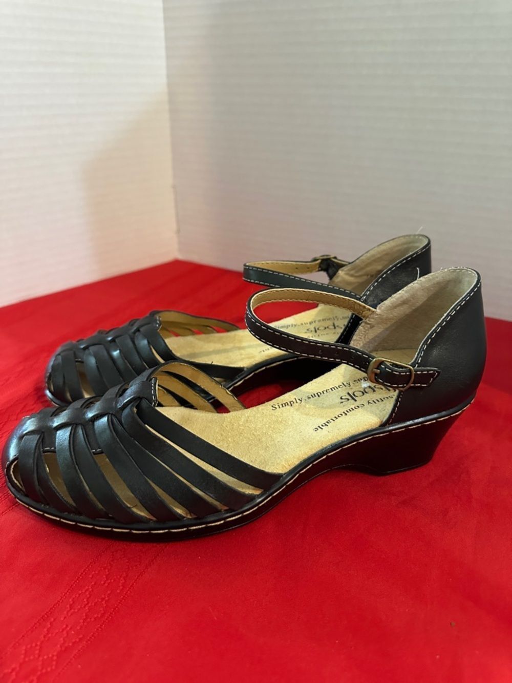 Softspots Women’s Black Ankle-Strap Wedge Sandals Size 7